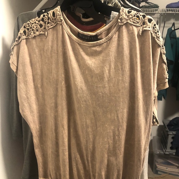 Short sleeve top - Picture 1 of 2